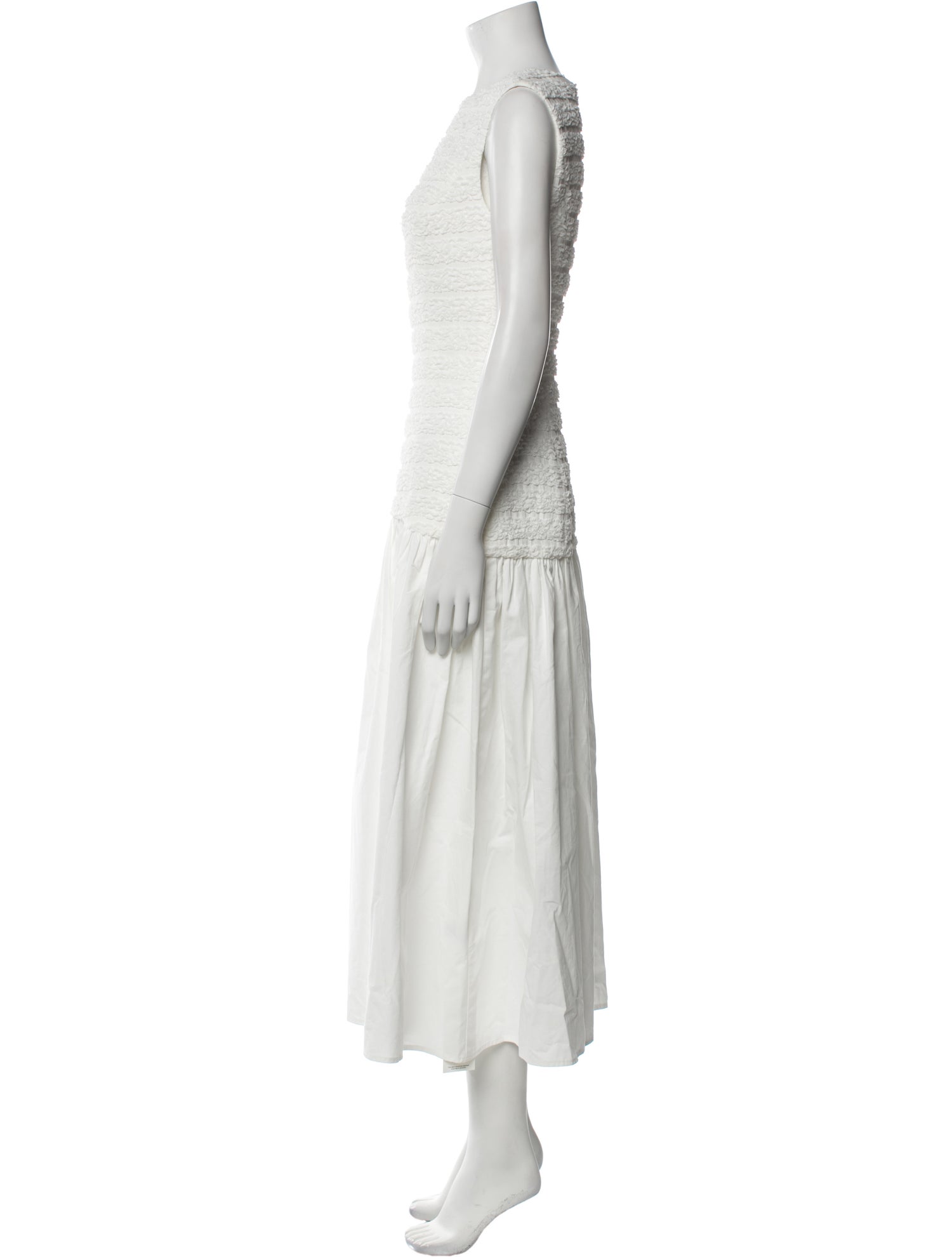 Elliatt Bateau Neckline Midi Length Dress