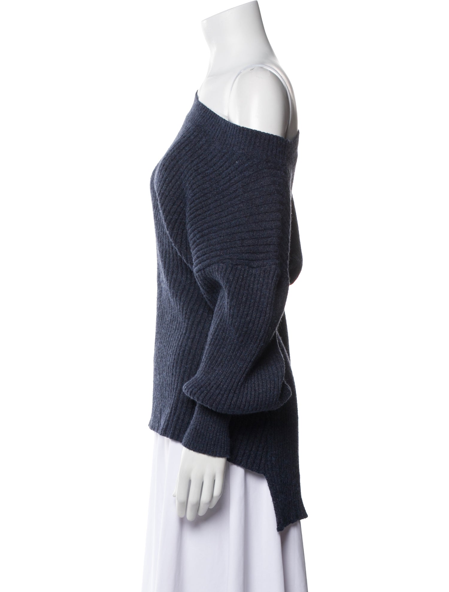 Elliatt Bateau Neckline Sweater