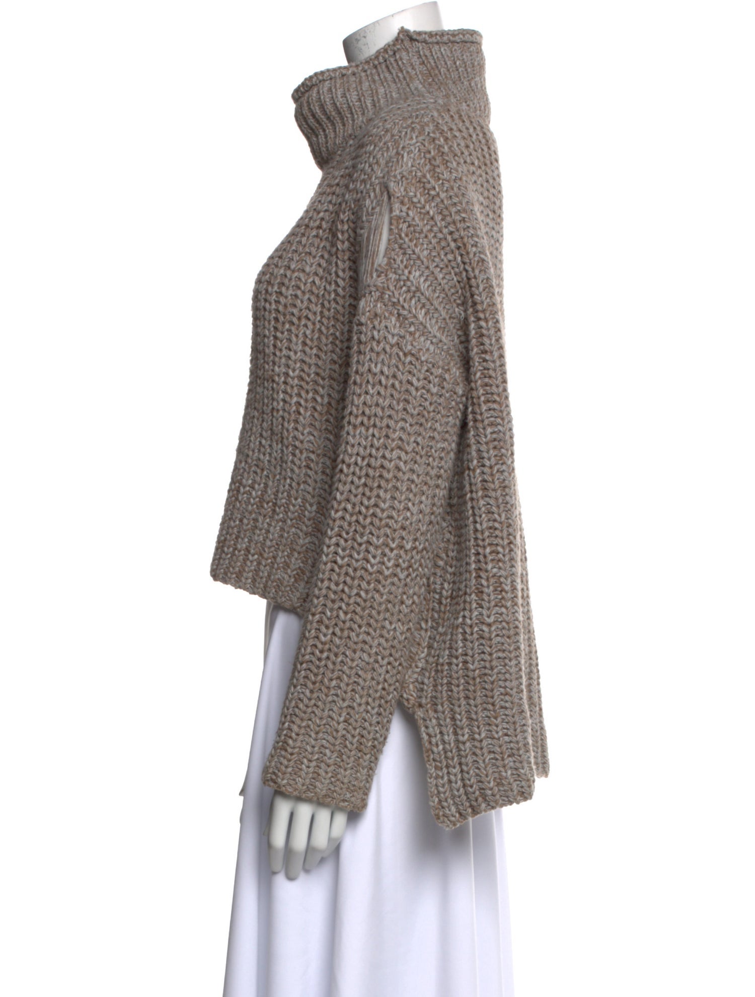 Elliatt Turtleneck Sweater