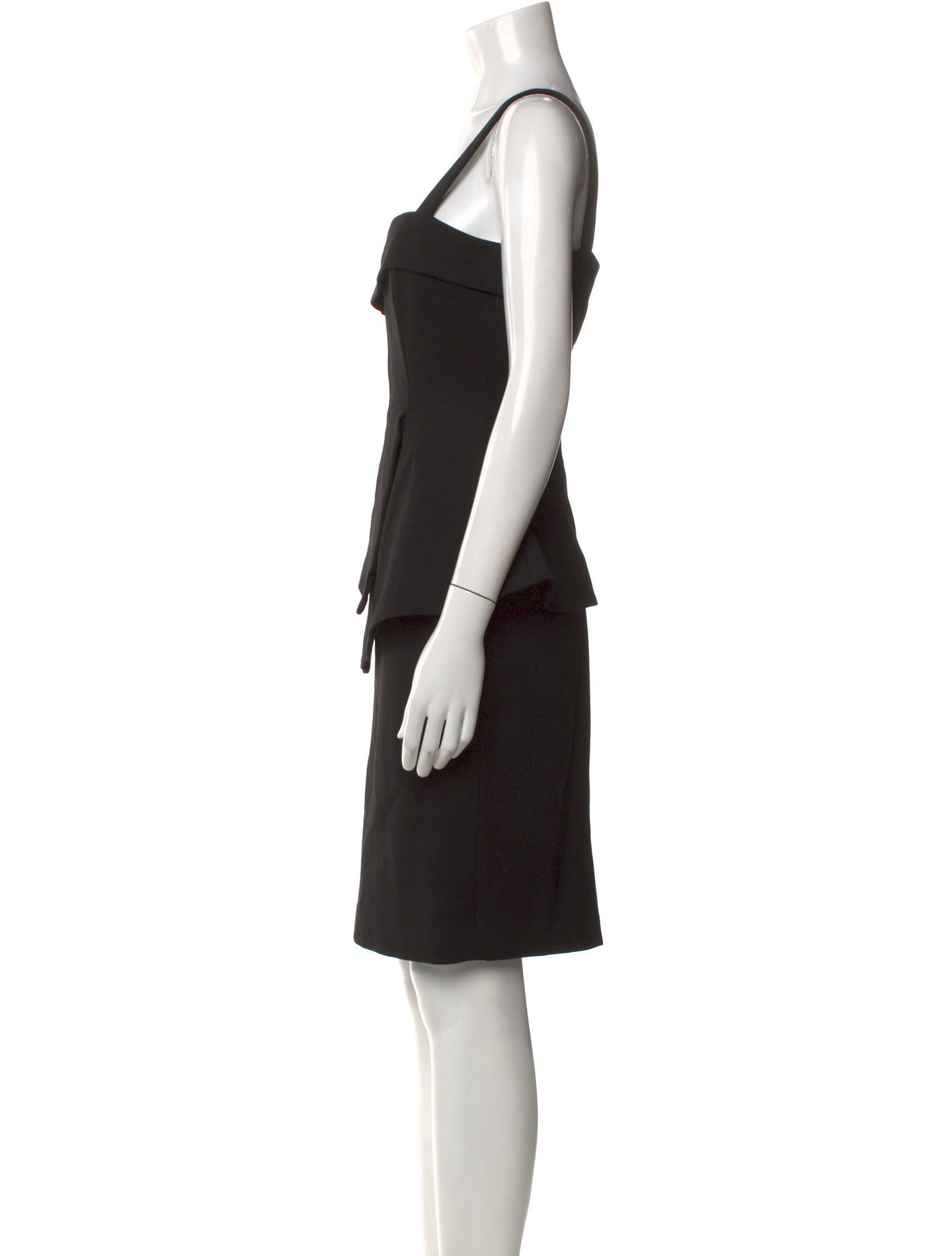 Elliatt Square Neckline Knee-Length Dress