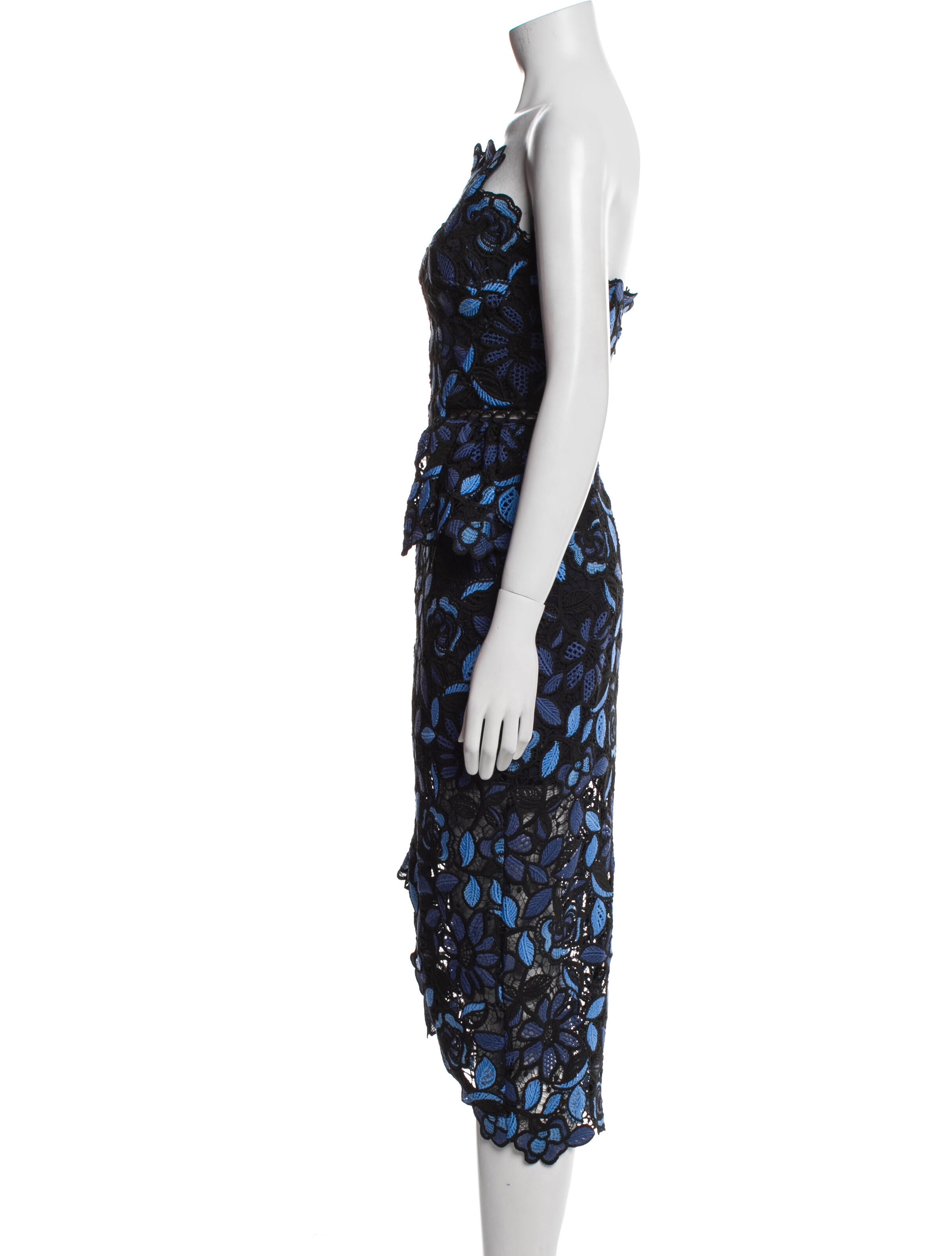 Elliatt Lace Pattern Midi Length Dress