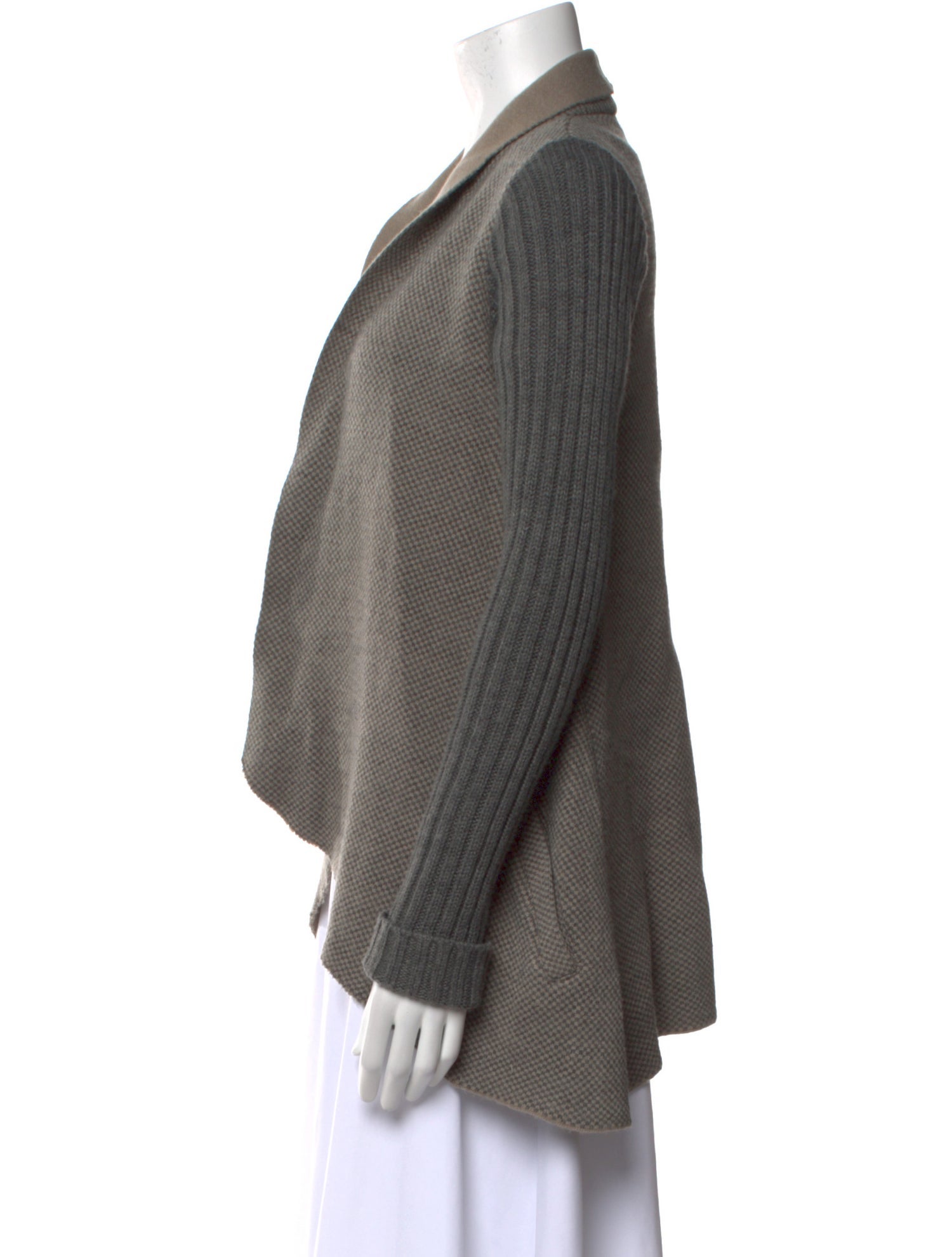 Elliatt V-Neck Sweater