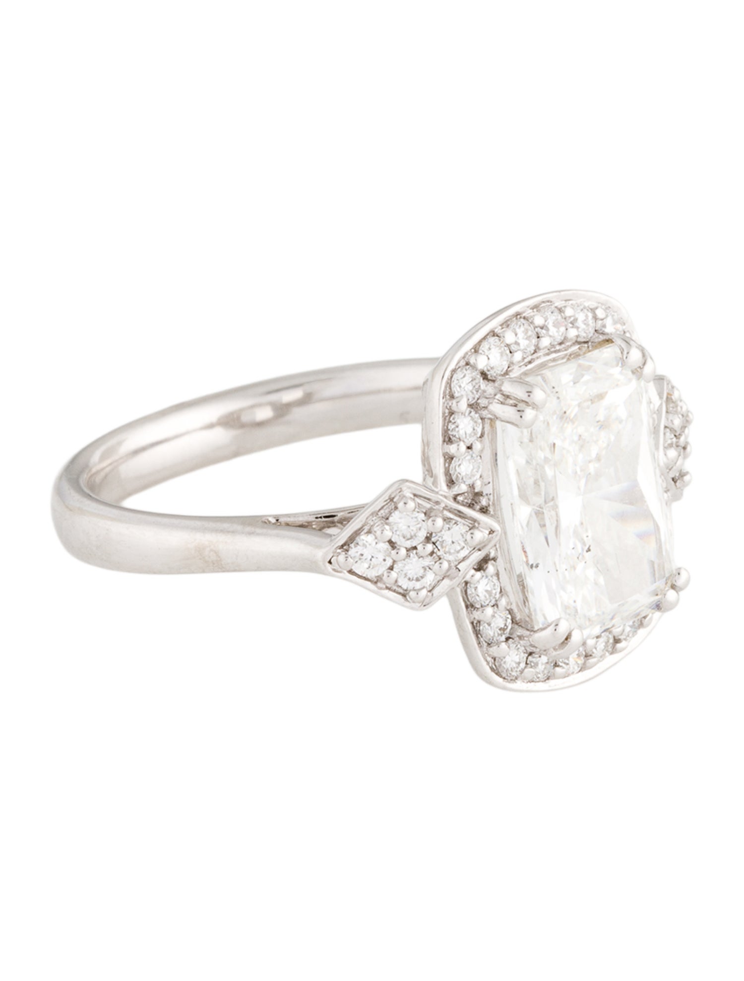 Engagement Ring 2.60ct Lab-Grown Diamond