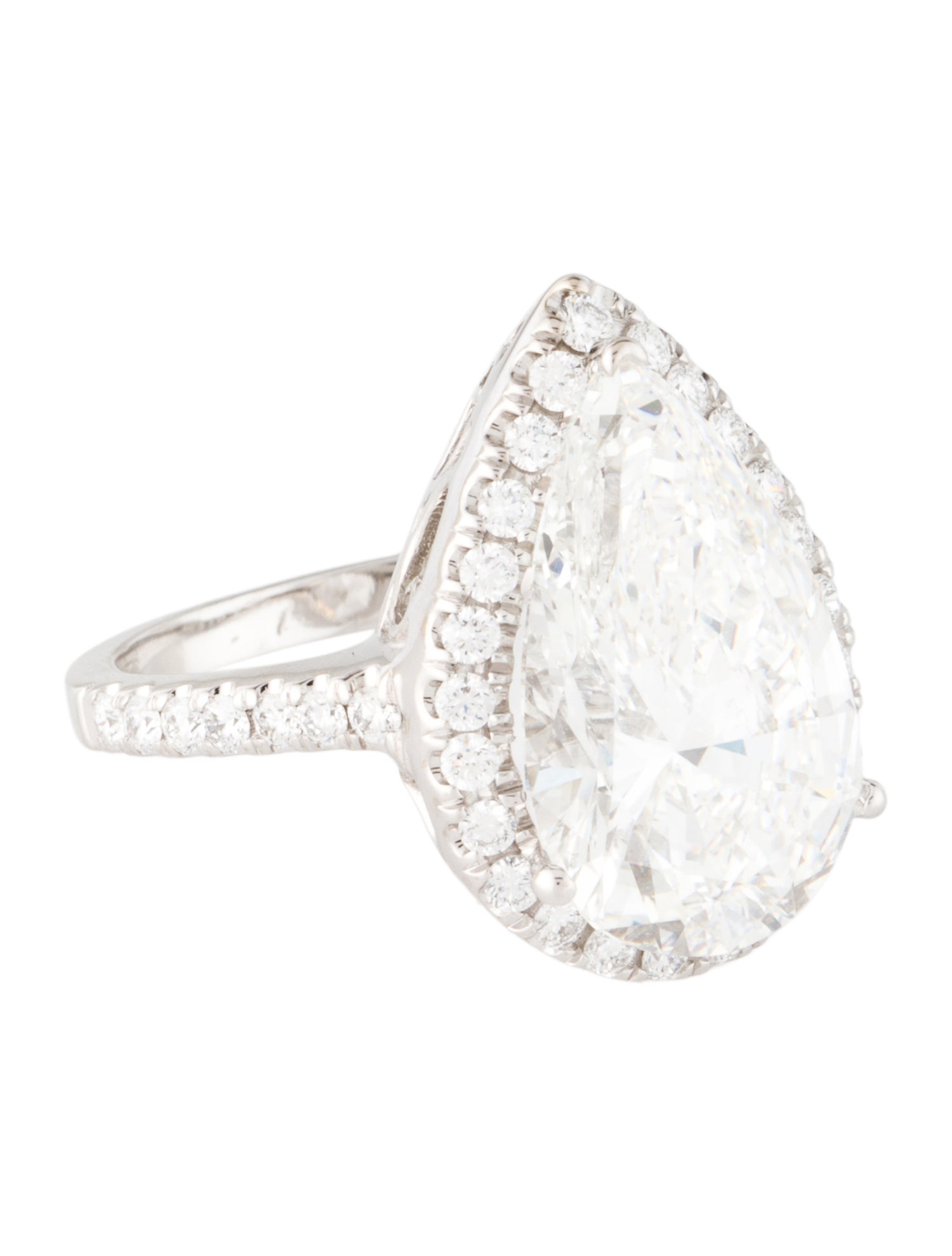 Engagement Ring 7.02ct Lab-Grown Diamond