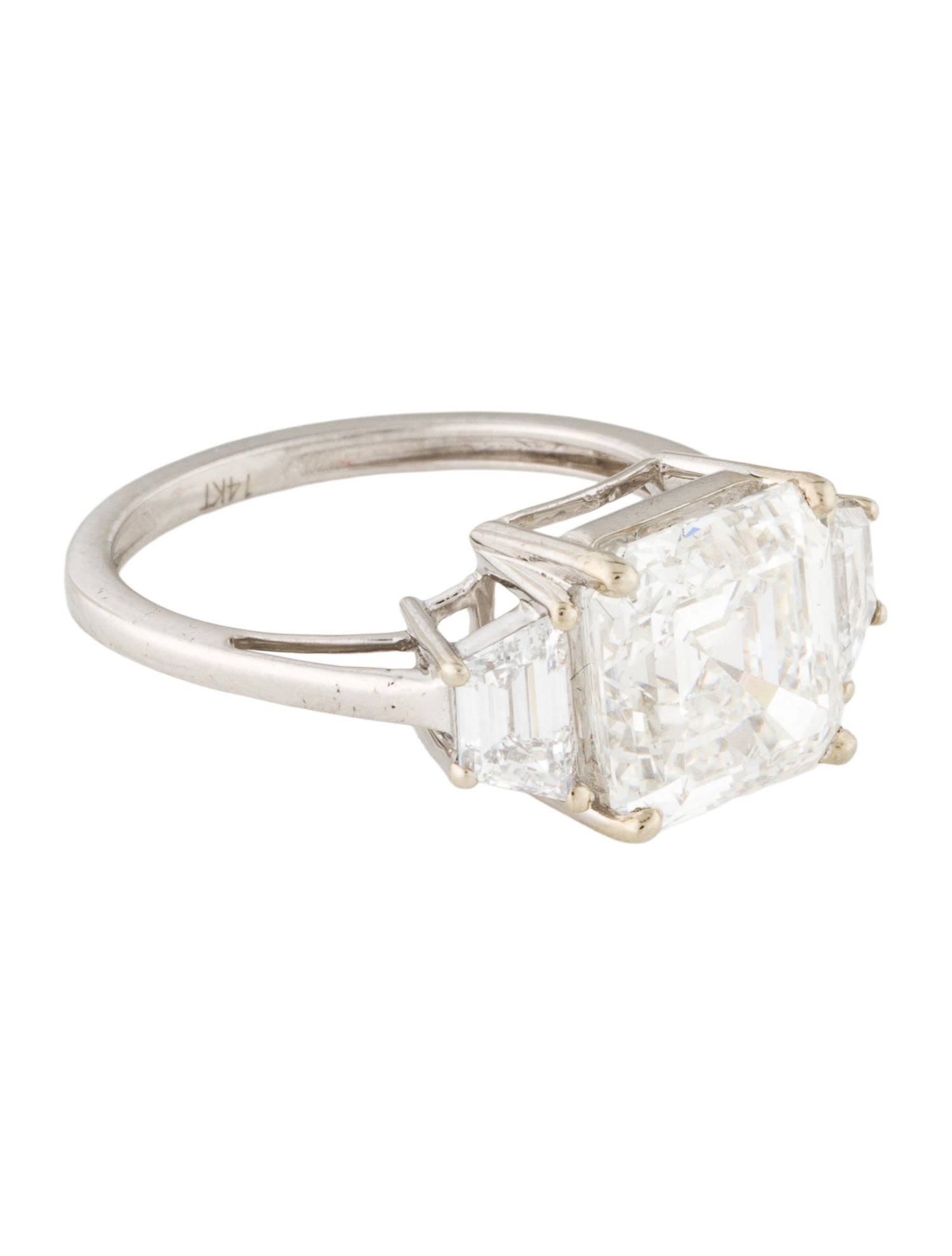 Engagement Ring 4.52ctw Lab-Grown Diamond Three-Stone