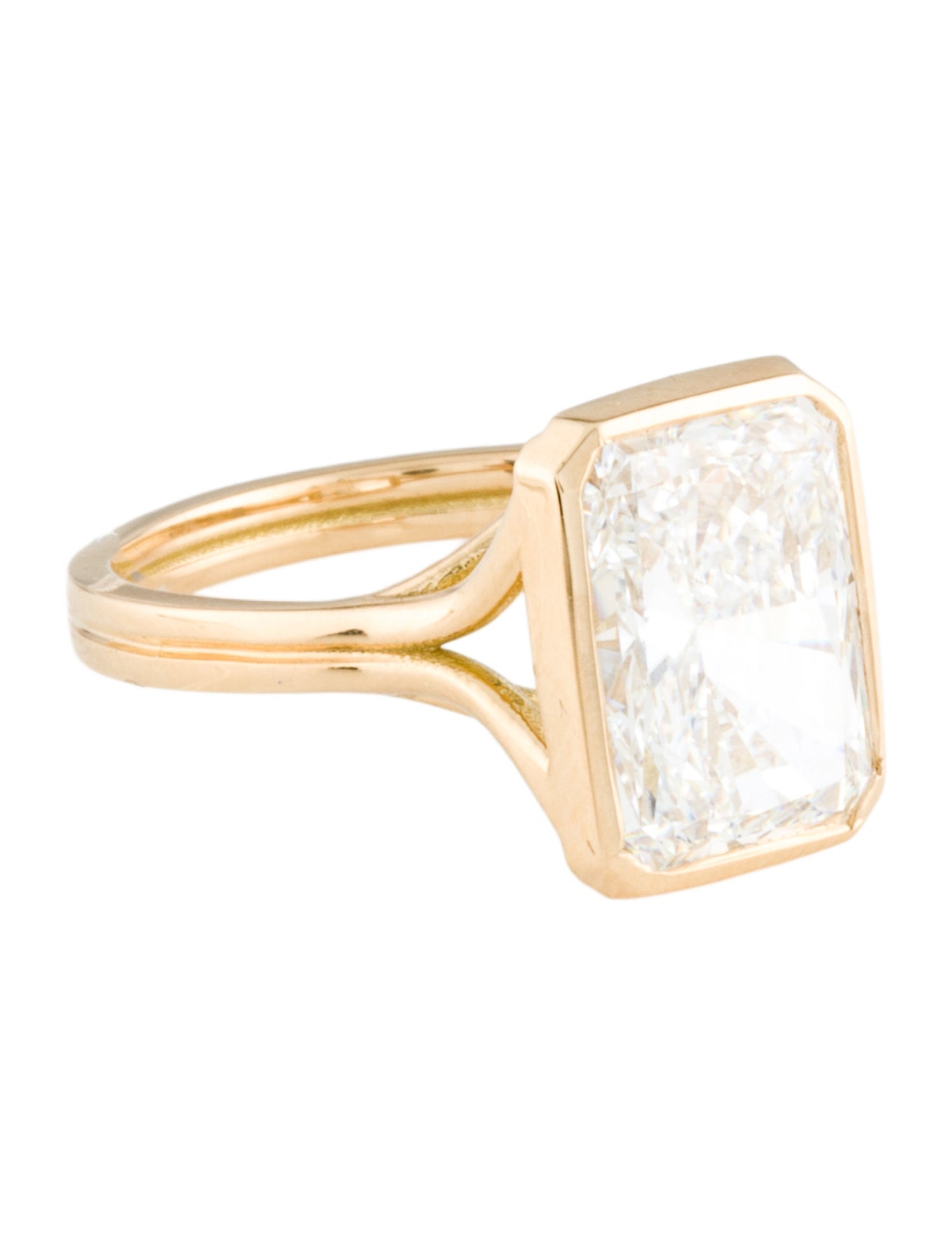 Engagement Ring 18K 5.01ct Lab-Grown Diamond