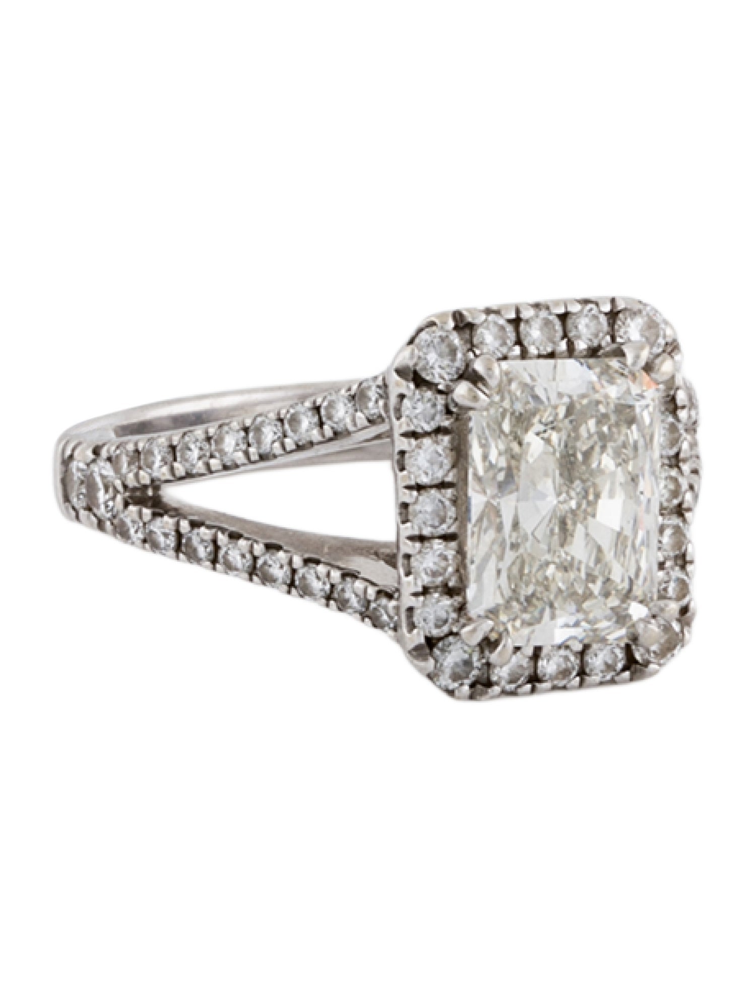 Engagement Ring 2.58ct Lab-Grown Diamond Halo