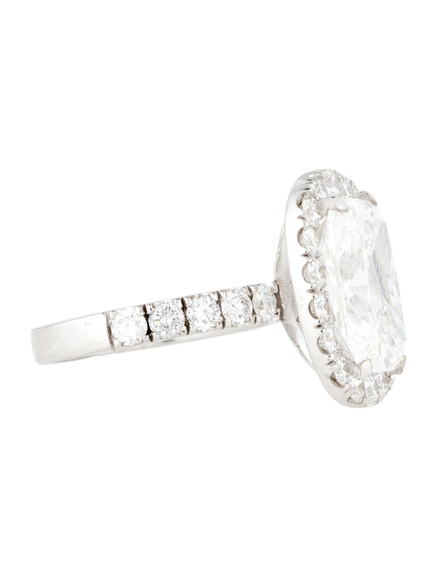 Engagement Ring 7.13ct Lab-Grown Diamond