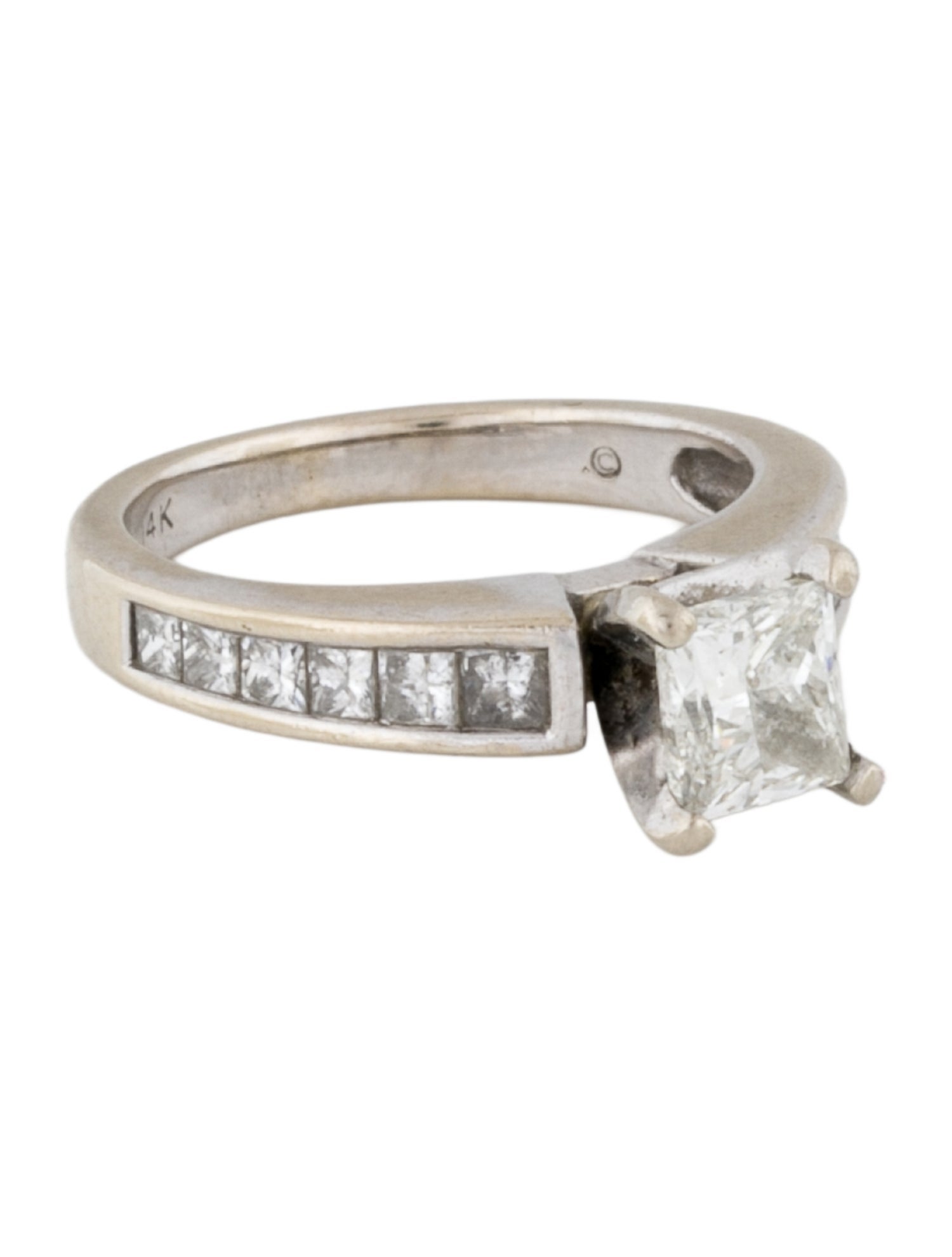 Engagement Ring Diamond