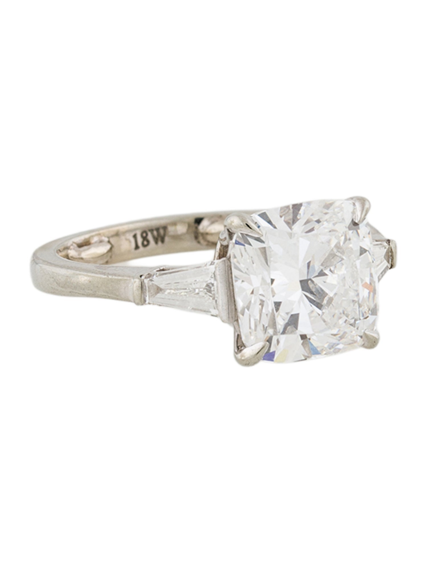 Engagement Ring 18K Lab-Grown 3.24ct