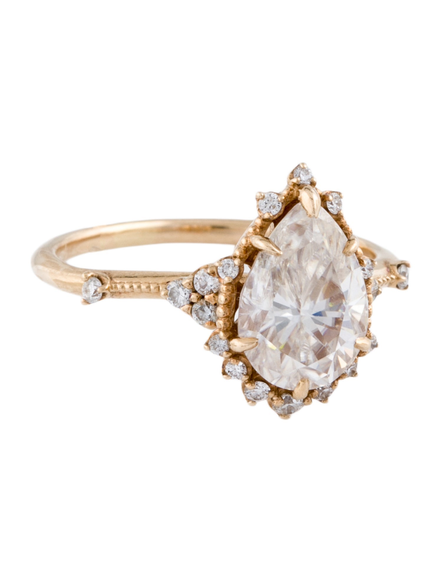 Engagement Ring Moissanite & Lab-Grown Diamond