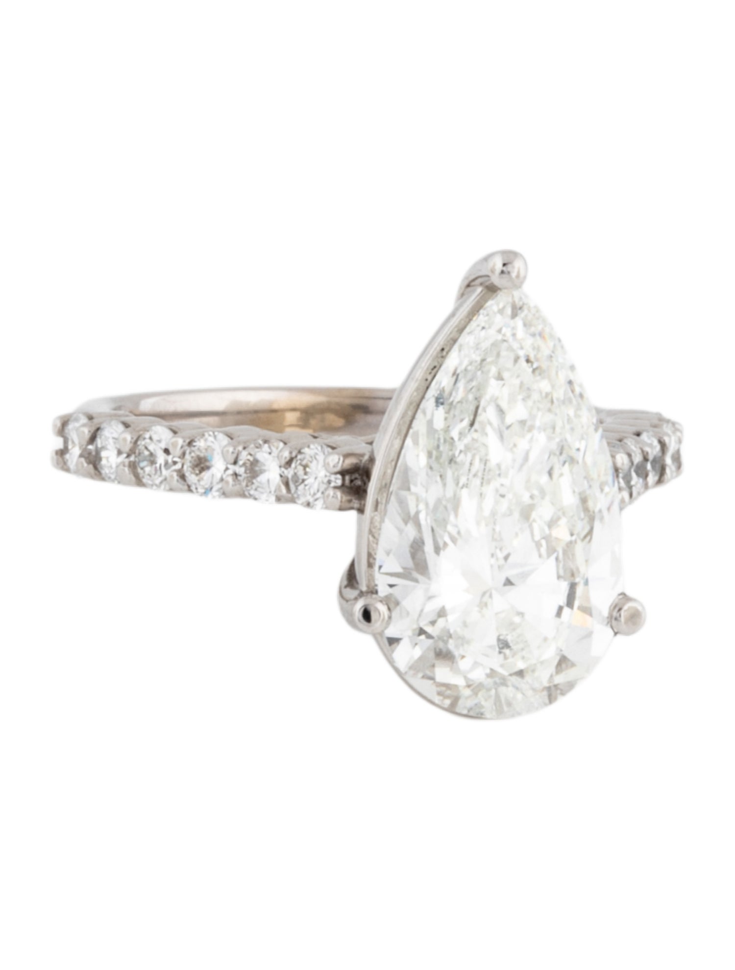 Engagement Ring 4.01ct Lab-Grown Diamond