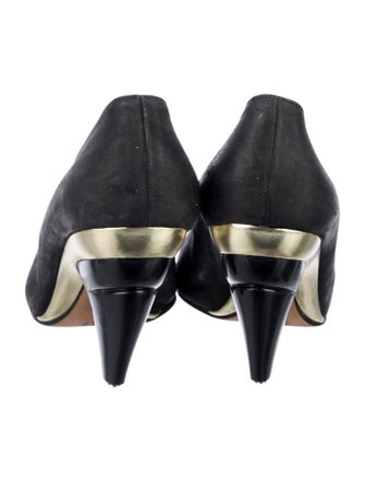 Escada Suede Pumps