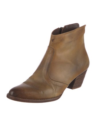 Esquivel Leather Boots