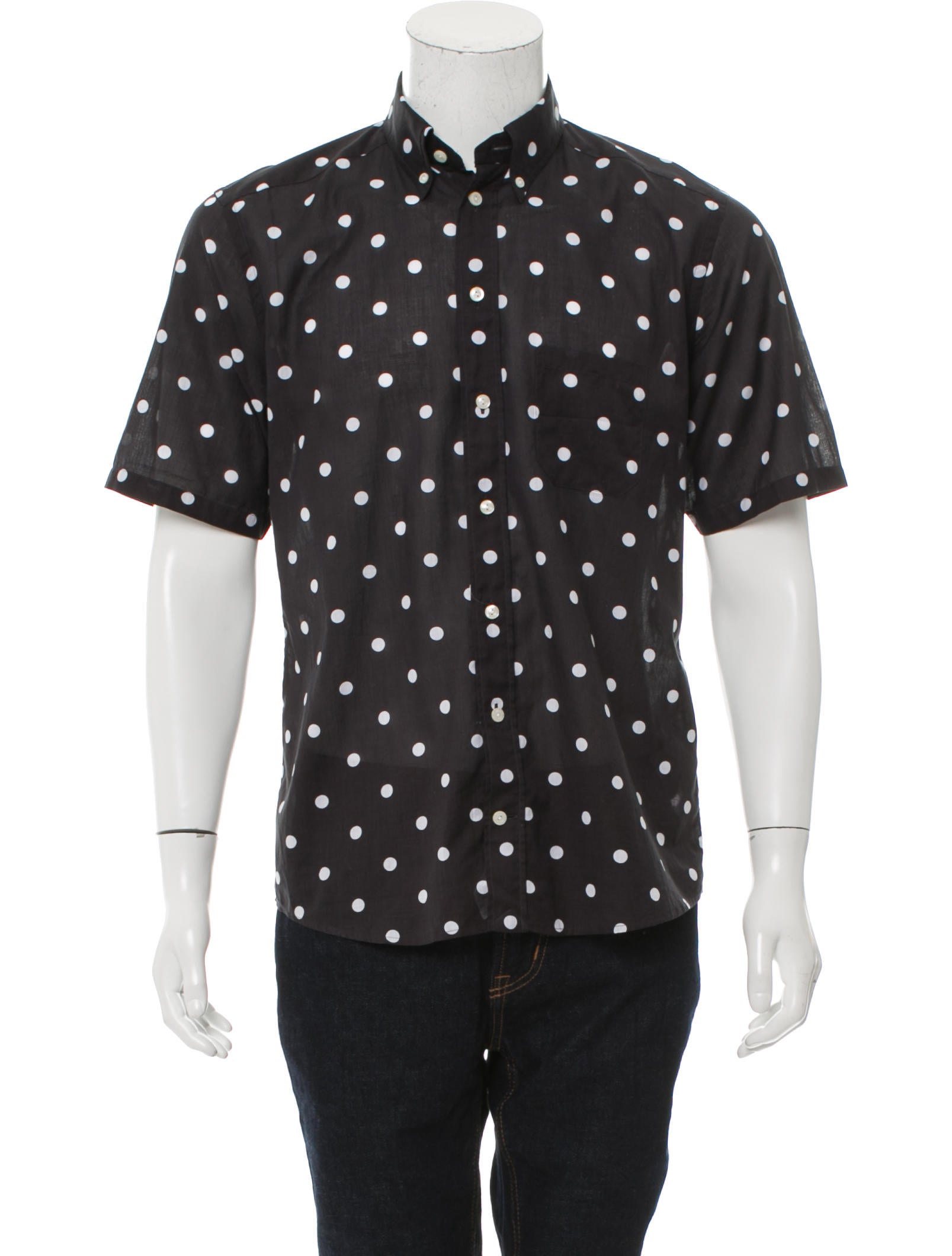 Black and White Polka Dot Shirt with Khaki Shorts Black and White Polka Dot Shirt with Khaki Shorts. source. As a minimal and stylish summer casual outfit, you can wear a black and white polka dot shirt with khaki shorts.