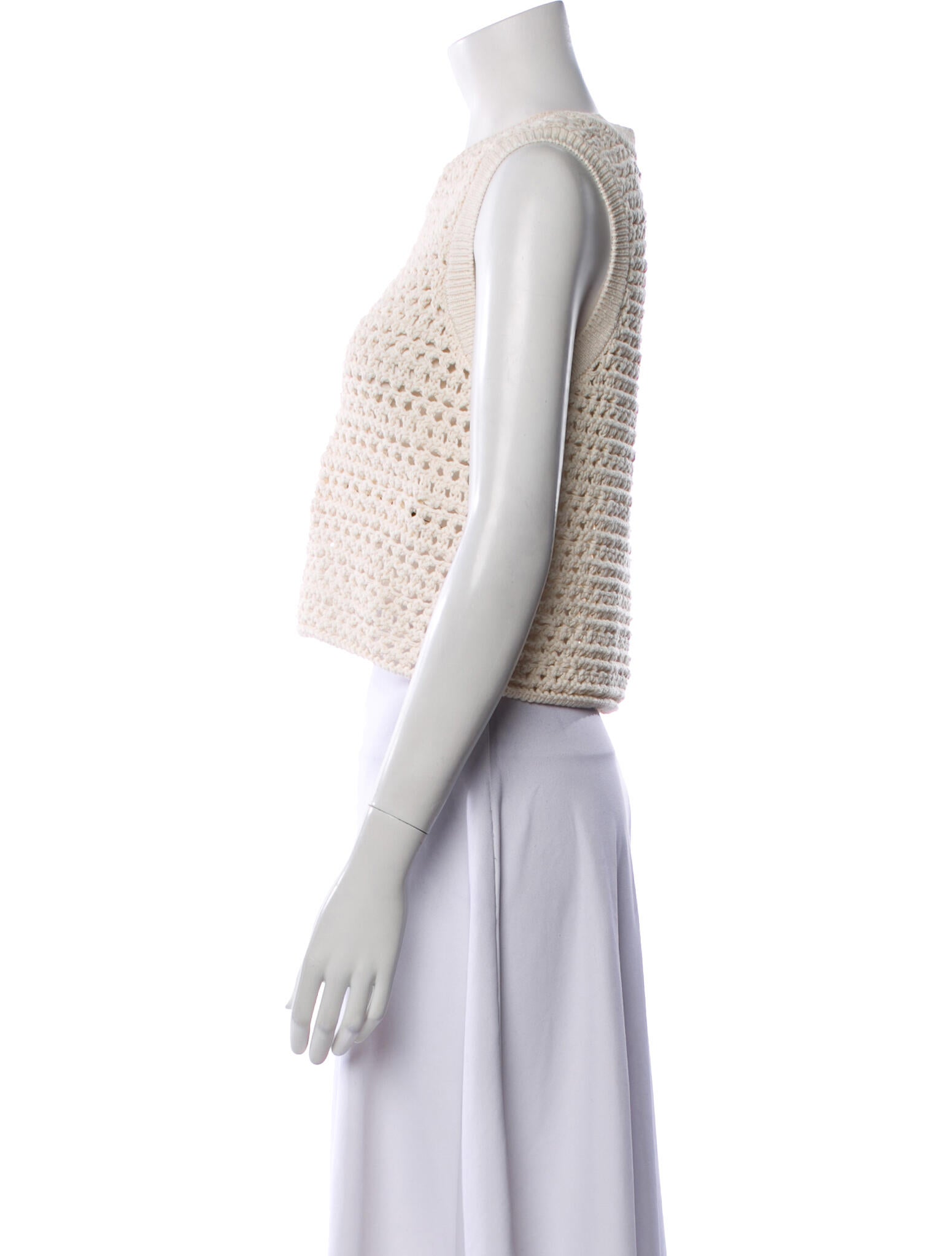 Elyse Walker Scoop Neck Sleeveless Crop Top