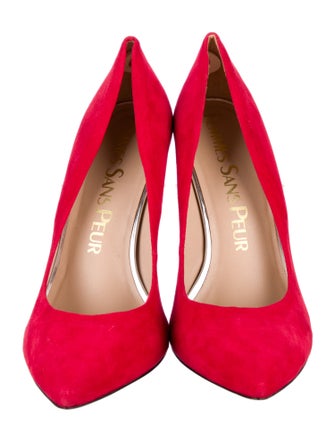 Femmes Sans Peur Suede Crystal Embellishments Pumps