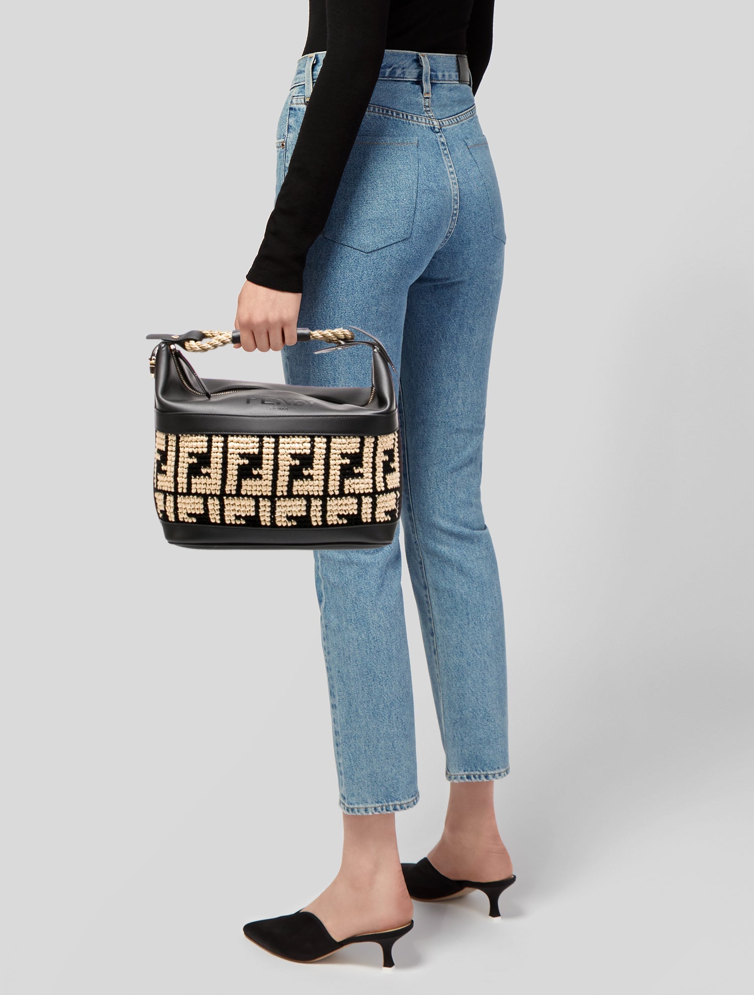 FENDI カゴバッグ Fendi Raffia And Leather Zucca Cooler Bag - Black Tech & Travel