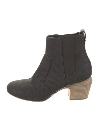 Fendi Leather Chelsea Boots