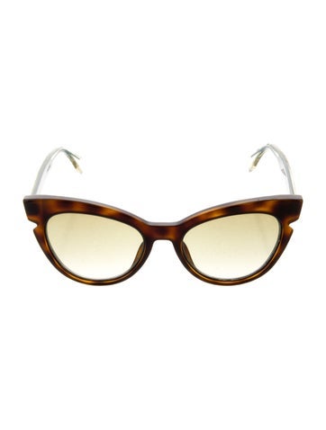 Fendi Sunglasses Cat-Eye Tinted
