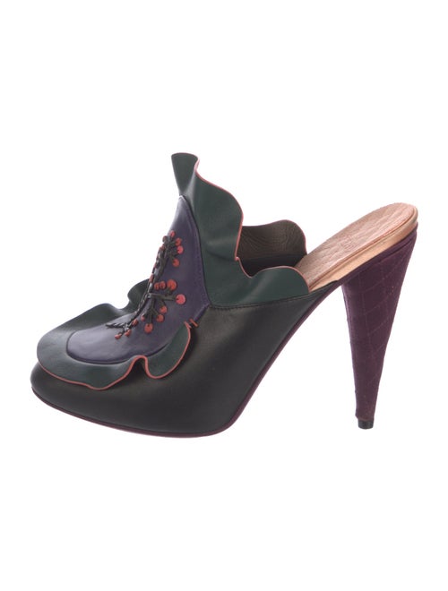 Fendi Quilted Pattern Leather Slides