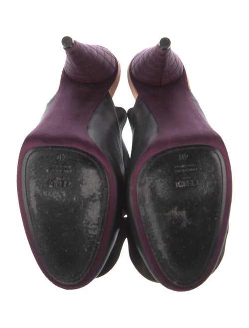 Fendi Quilted Pattern Leather Slides