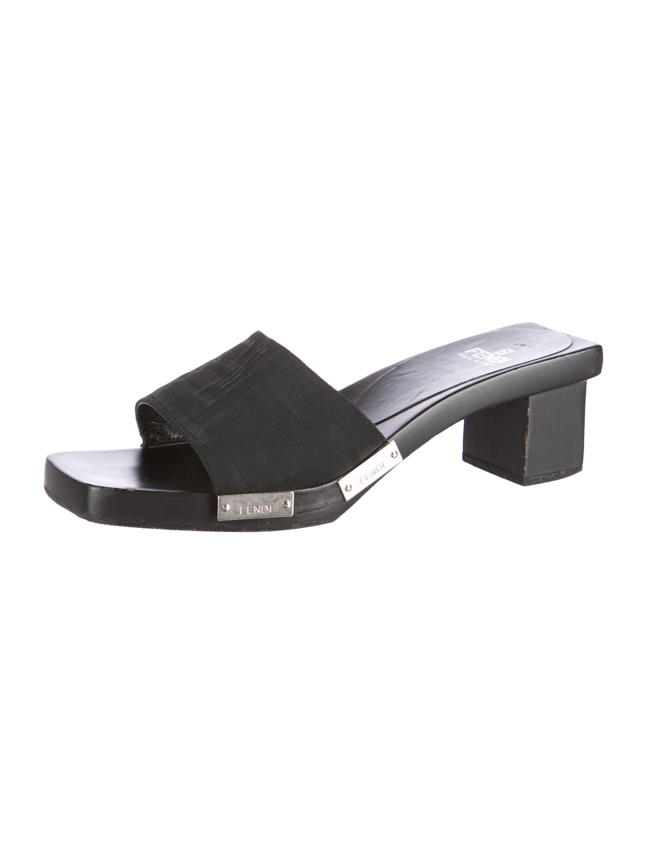 Womenâs Fendi Ff Buckle Slide Sandal, Size 8.5US - Brown | Fashion Gone Rogue