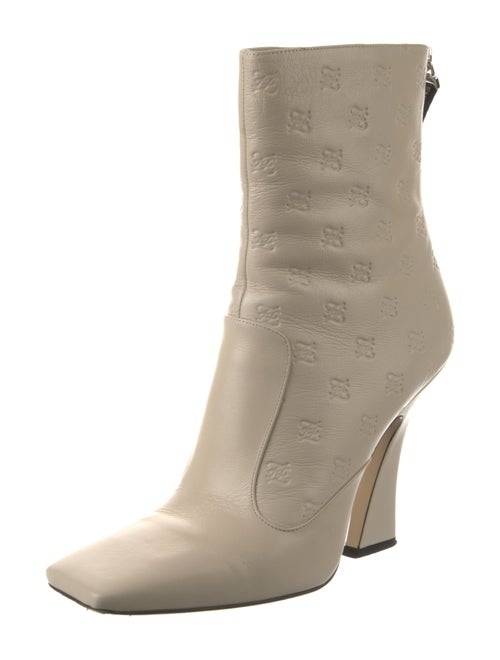 Fendi Karligraphy Accent Leather Boots