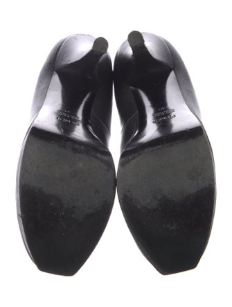 Fendi Zucca FF Logo Leather Pumps