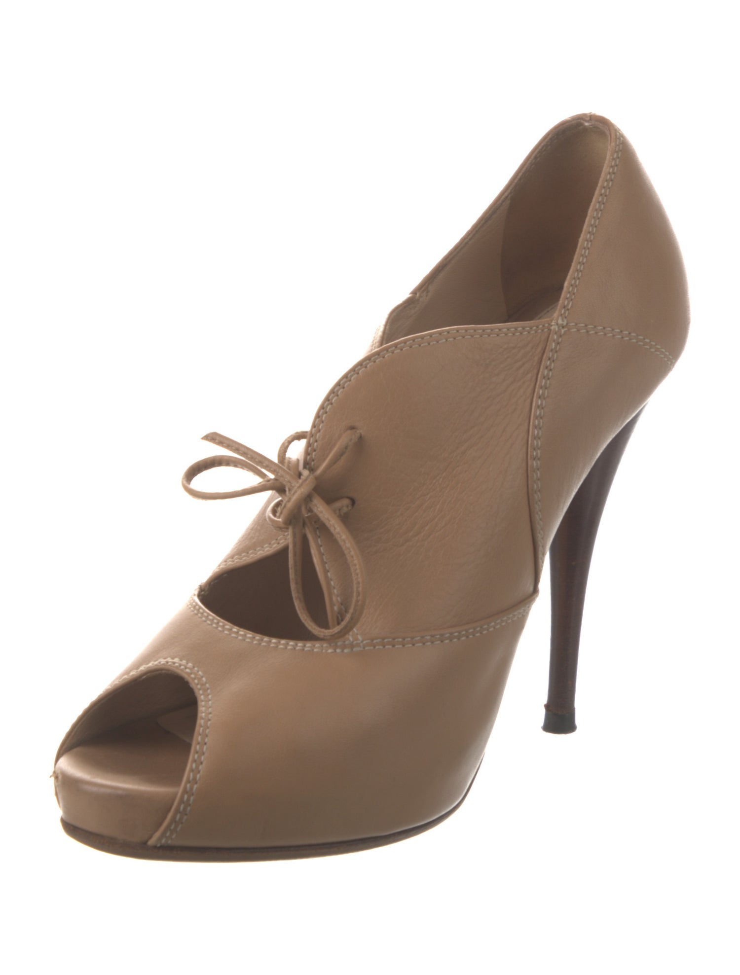 Fendi Zucca FF Logo Leather Pumps