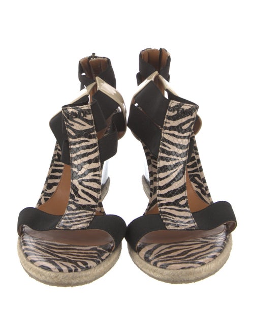 Fendi Leather Colorblock Pattern T-Strap Sandals