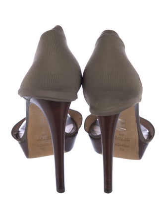 Fendi Leather T-Strap Pumps