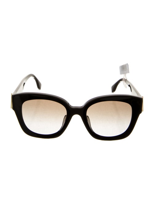 Fendi Oversize Tinted Sunglasses