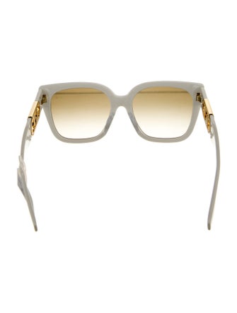 Fendi Oversize Tinted Sunglasses