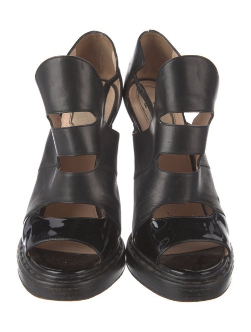 Fendi Leather Lasercut Accents Pumps