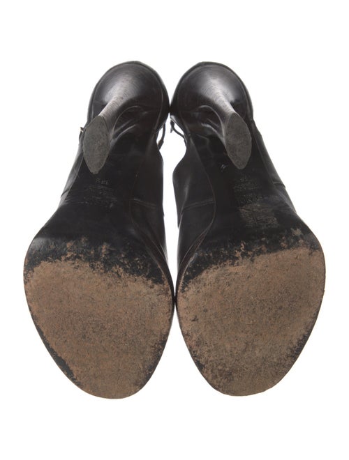 Fendi Leather Lasercut Accents Pumps