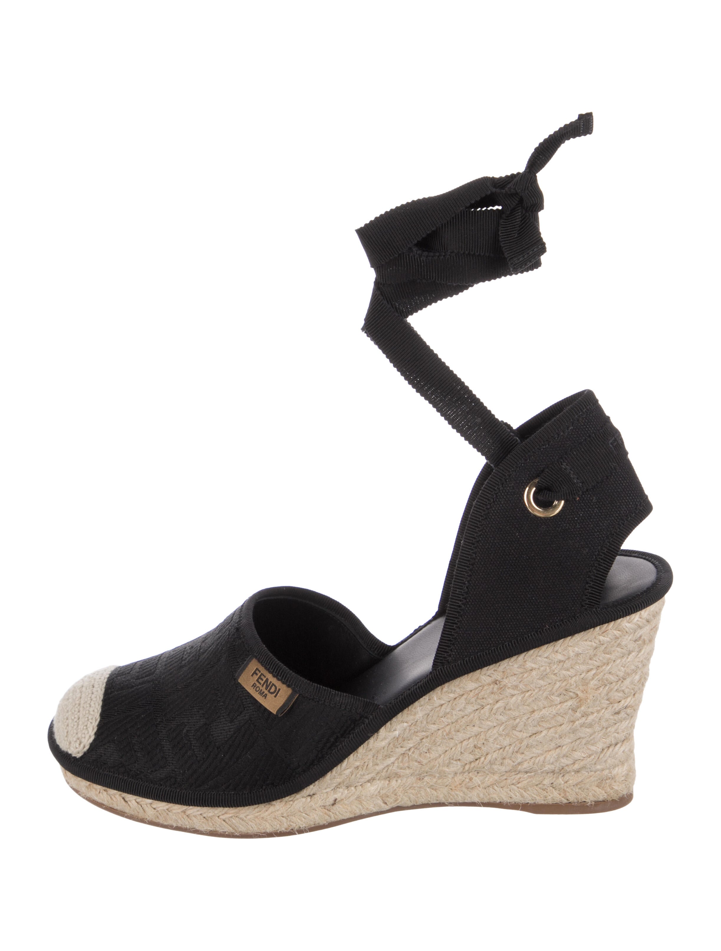 Fendi Colorblock Pattern D'Orsay Pumps