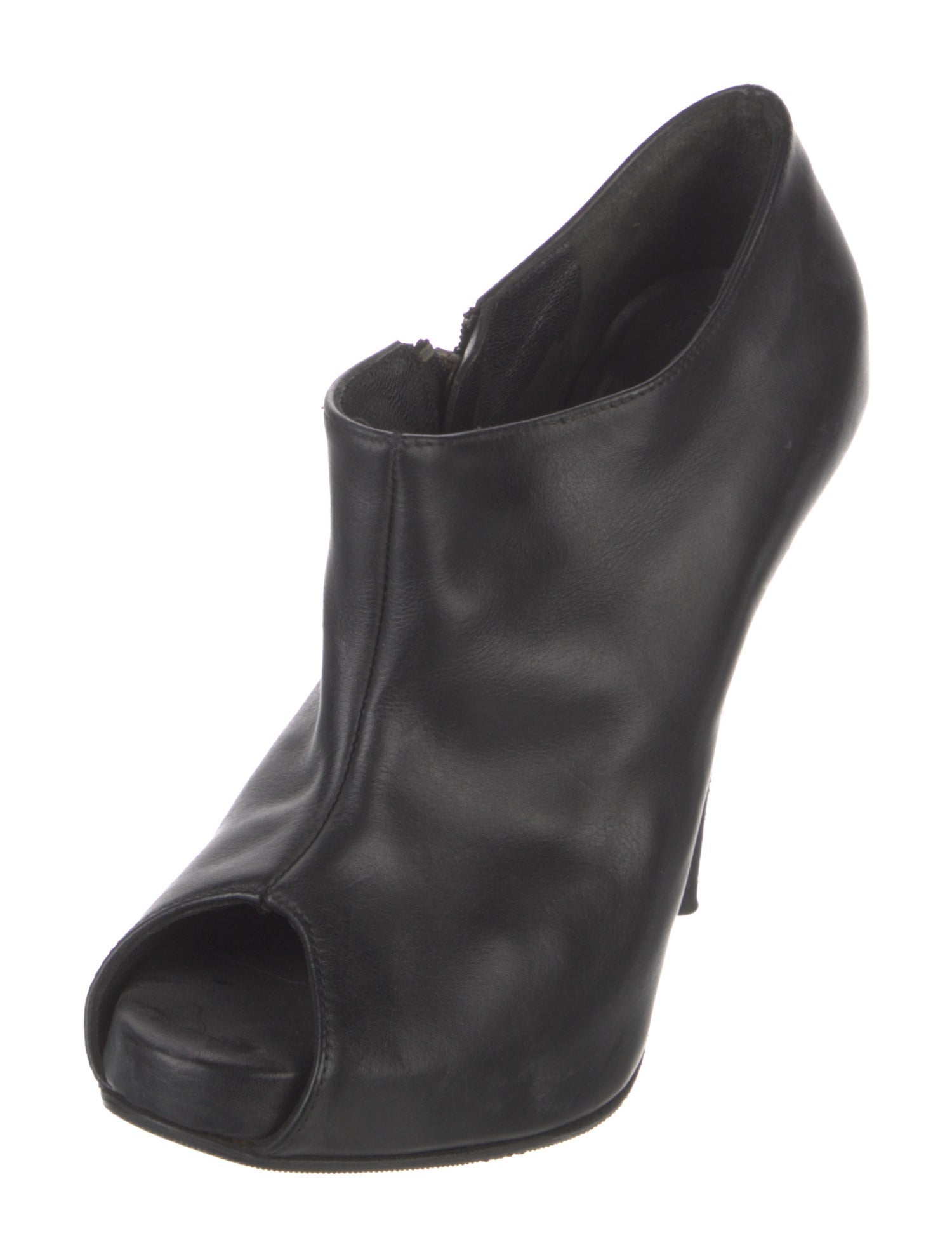 Fendi Leather T-Strap Pumps