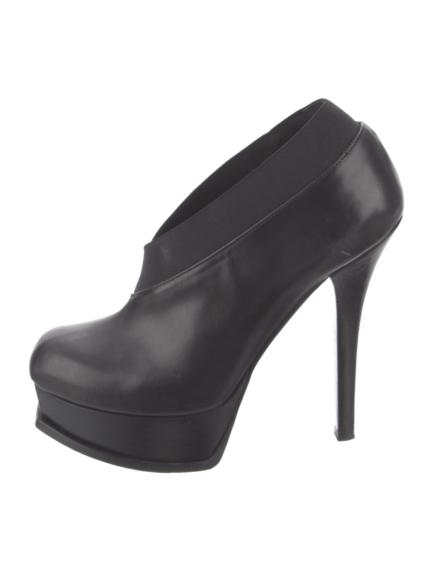 Fendi Zucca FF Logo Leather Pumps