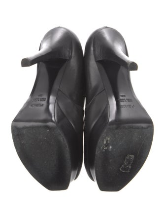 Fendi Zucca FF Logo Leather Pumps