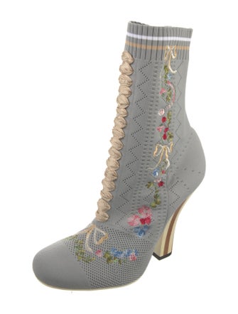 Fendi Patterned Embroidered Accent Pumps