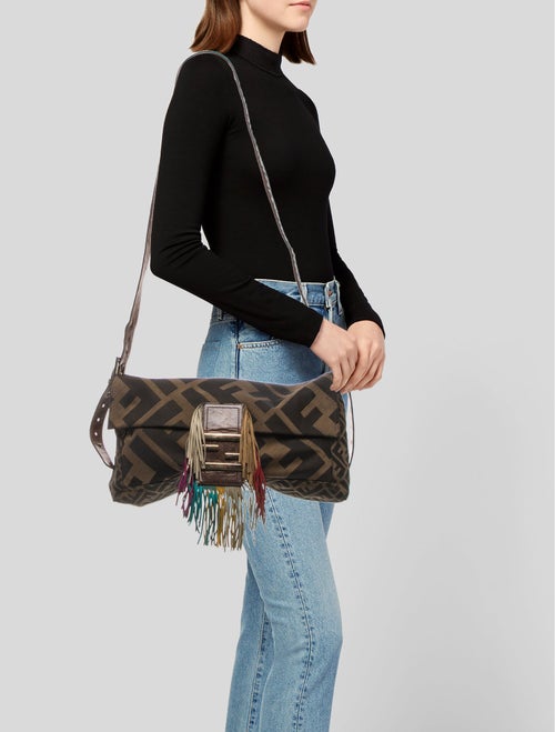 Fendi Baguette Grand Messenger