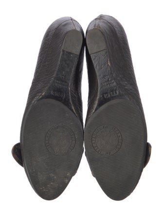 Fendi Zucca FF Logo Leather Pumps