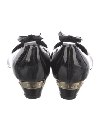 Fendi Patent Leather Bow Accents Pumps