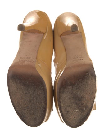 Fendi Patent Leather Bow Accents Pumps