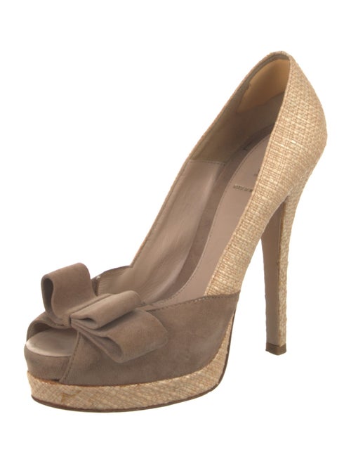 Fendi Straw Bow Accents Pumps