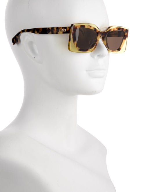 Fendi Cat-Eye Tinted Sunglasses