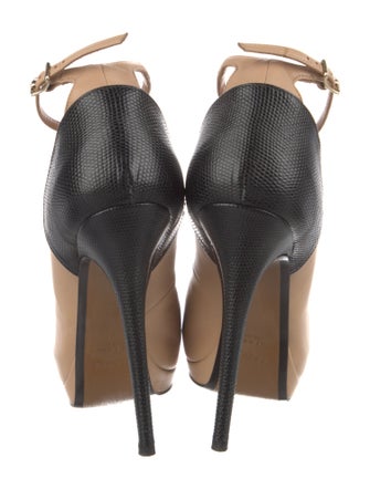 Fendi Leather D'Orsay Pumps