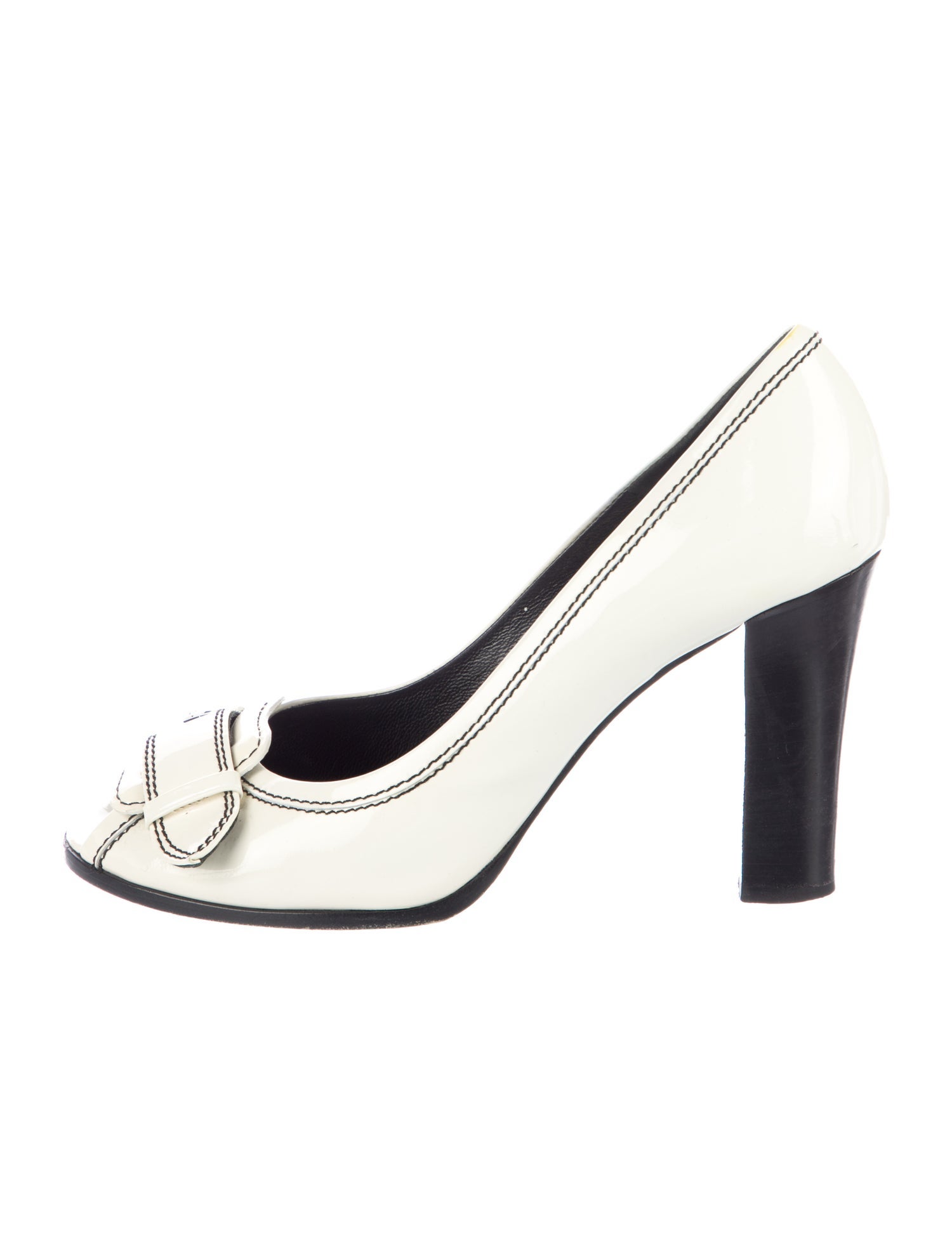 Fendi Patent Leather Whipstitch Trim Pumps