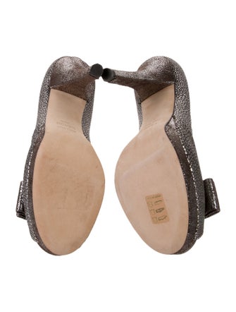 Fendi Bow Accents Pumps